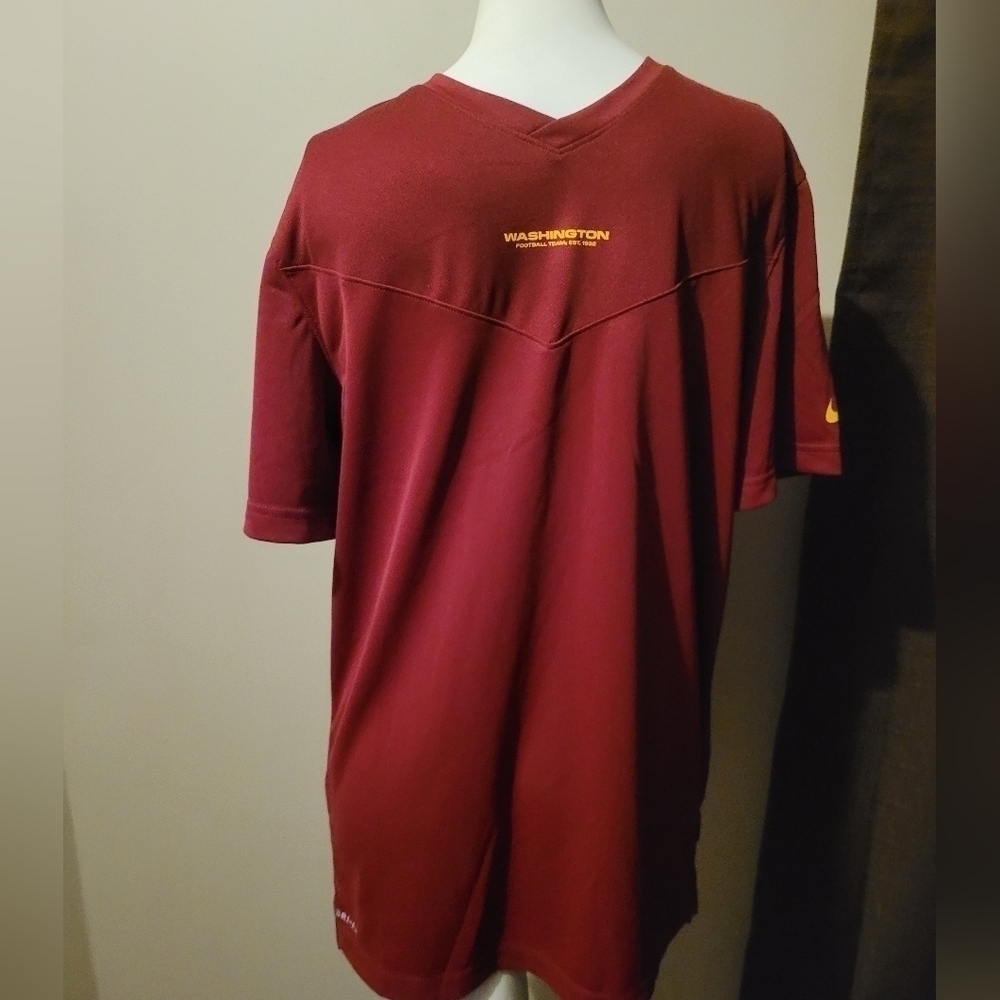 NFL WASHINGTON FOOTBALL NWT M